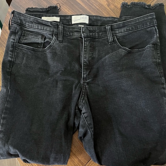 Distressed skinny jeans - Picture 2 of 3